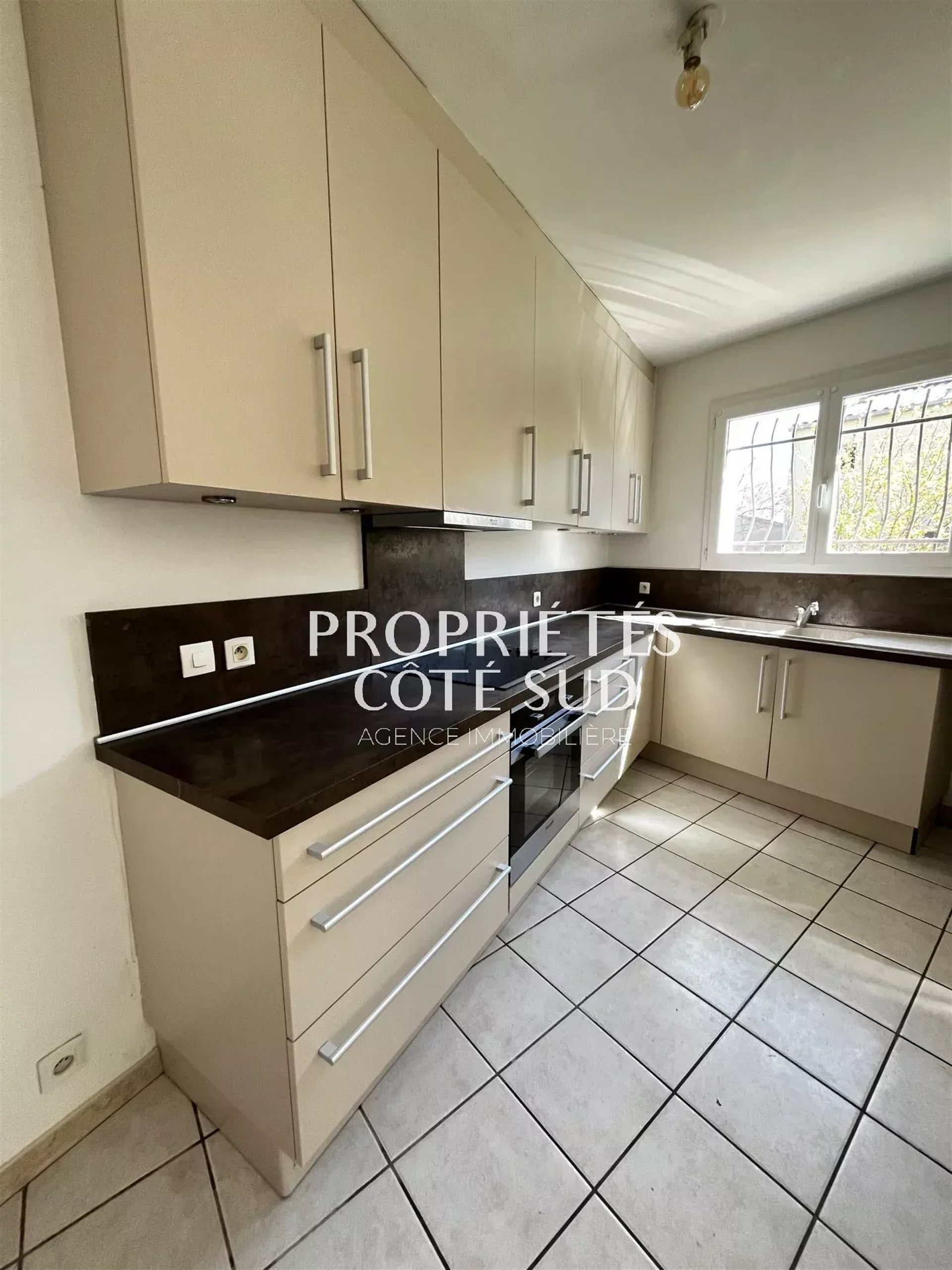 Maison à vendre, 80m², Entraigues-sur-la-Sorgue