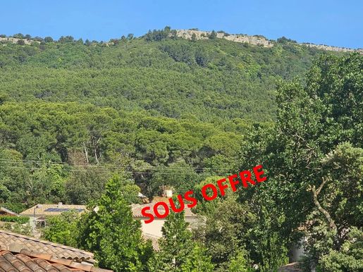 Terrain 300 m² · à Laudun-l'Ardoise · 59 500 €