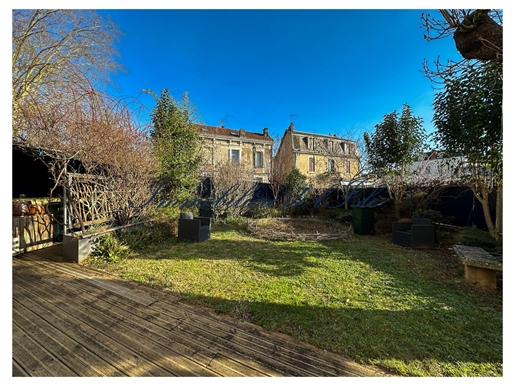 Maison 12 pièces 266 m² · à Périgueux · 266 m² · 556 000 €
