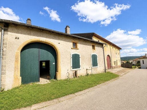 Maison 8 pièces 274 m² · à Grimonviller · 274 m² · 22 000 €
