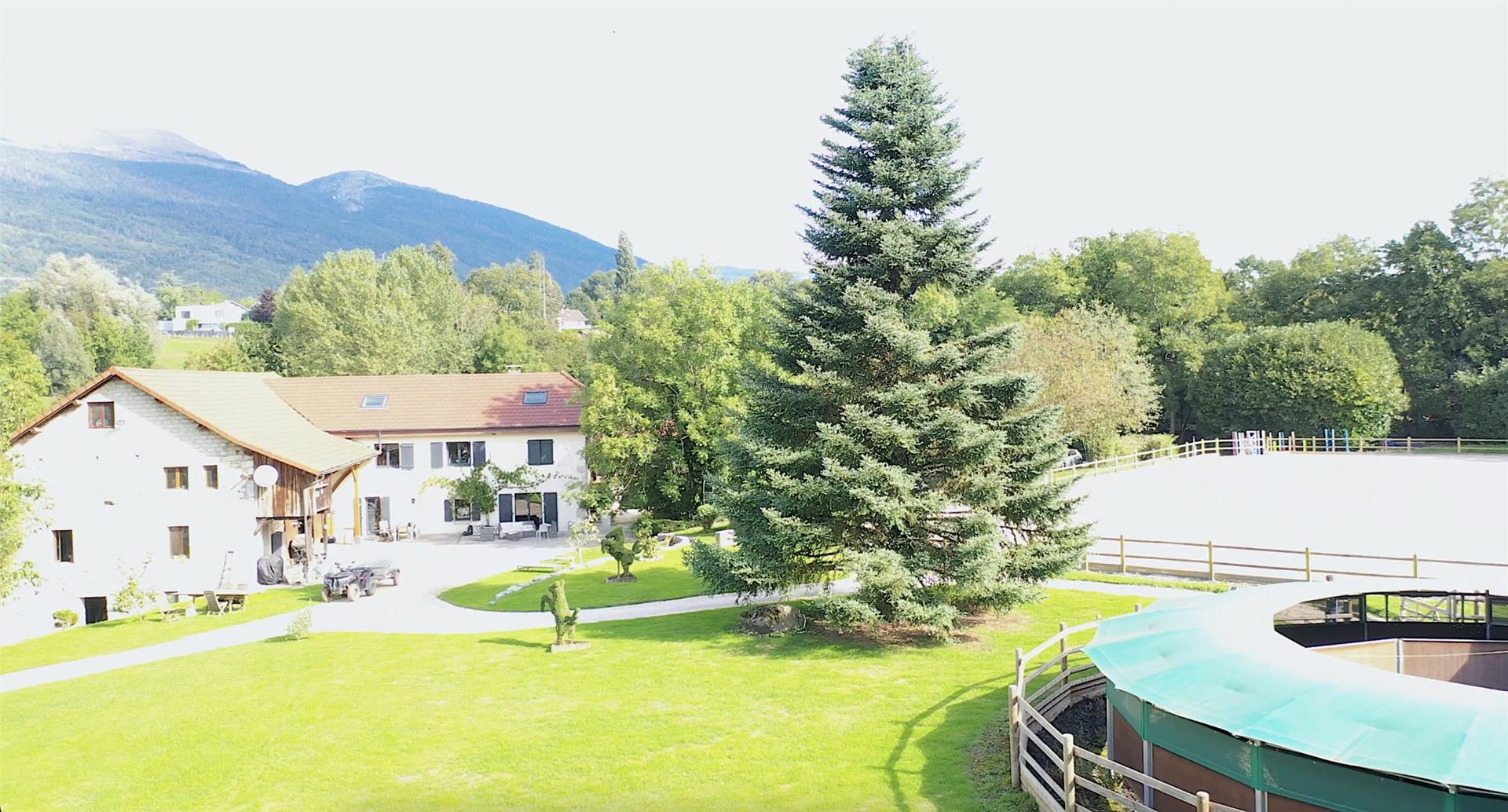 Maison à vendre, 300m², Saint-Genis-Pouilly