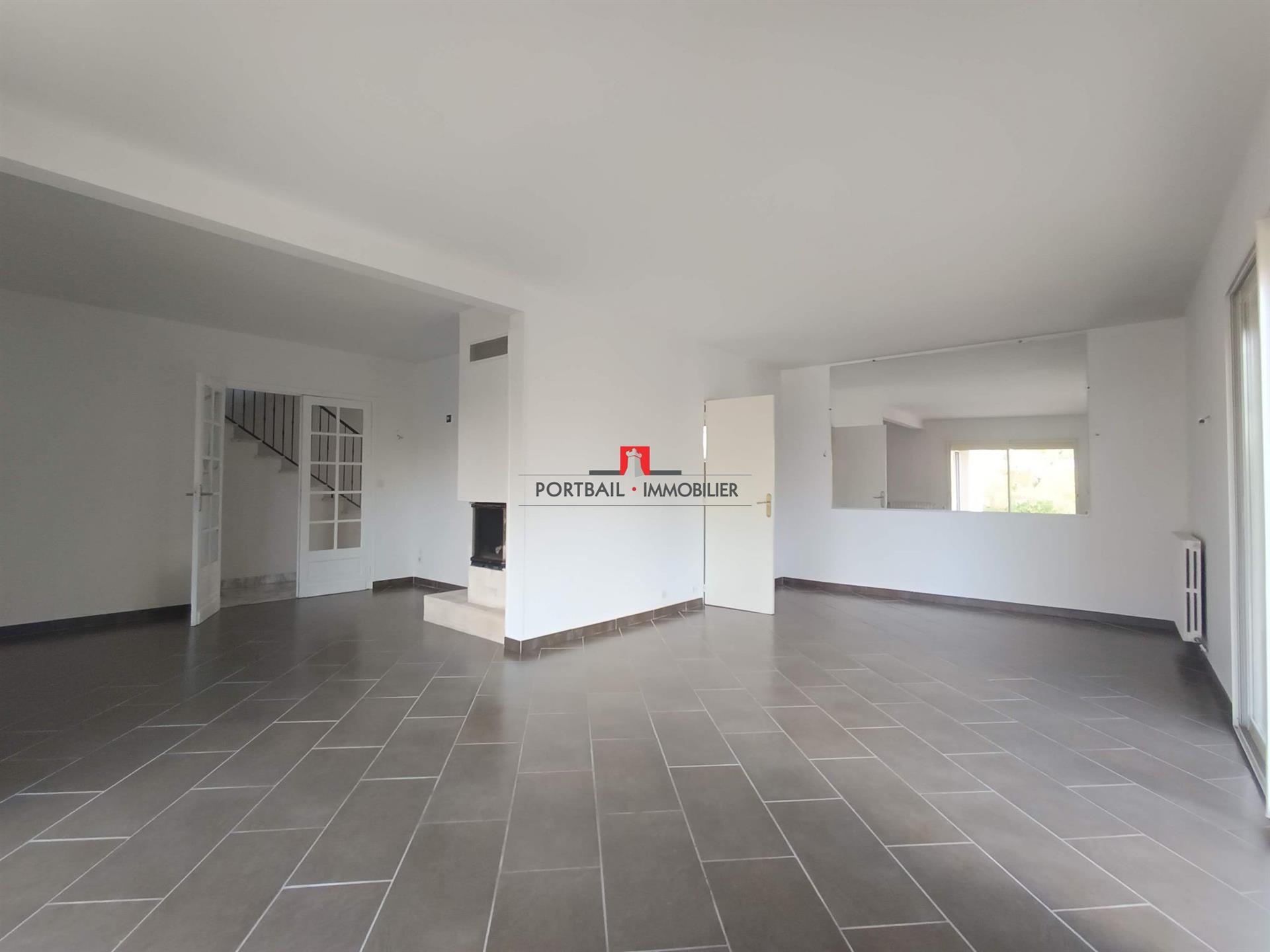 Maison à vendre, 175m², Carbon-Blanc