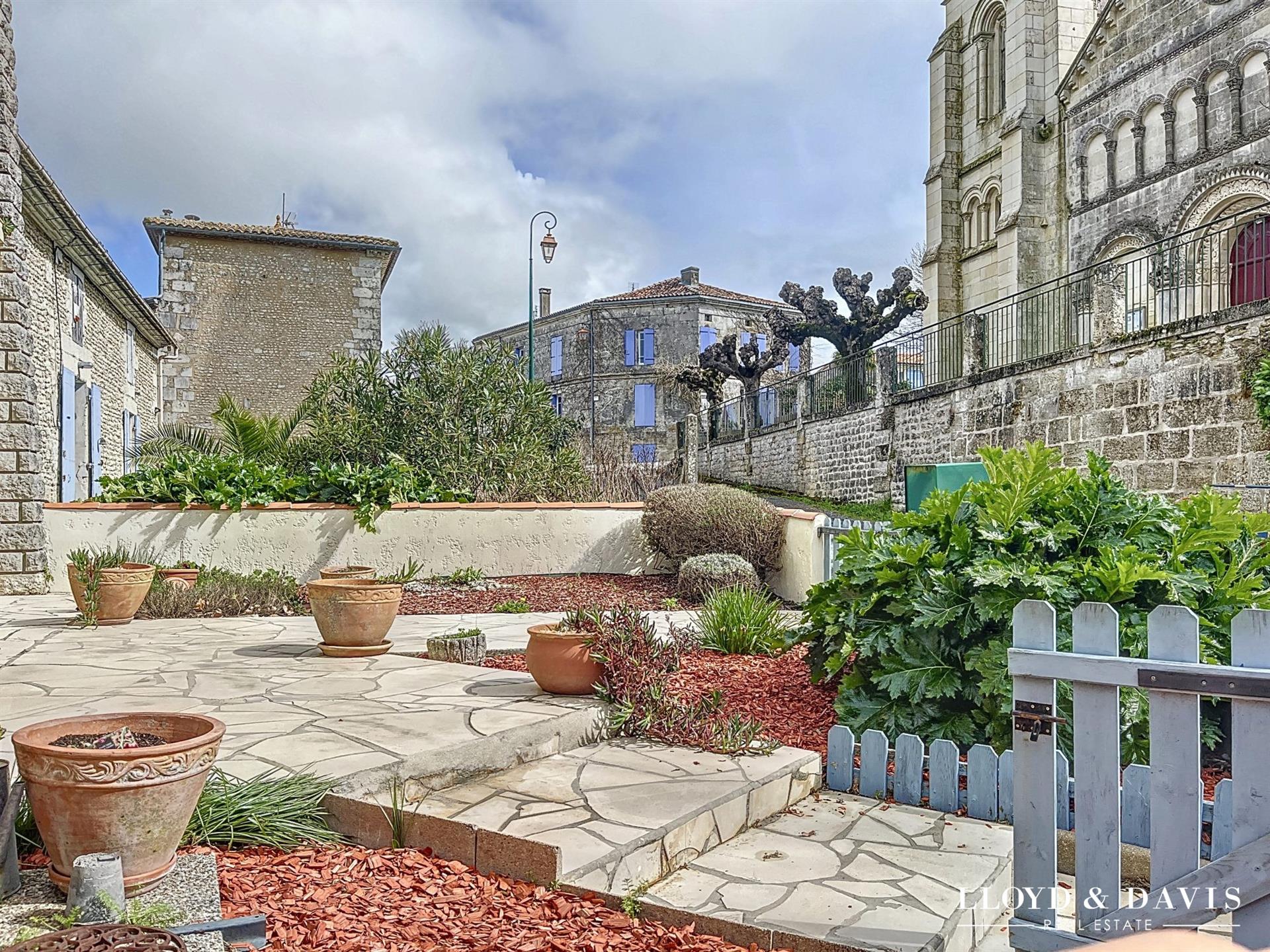 Maison à vendre, 142m², Chenac-Saint-Seurin-d'Uzet