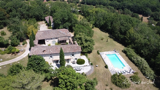9 pièces 330 m² · à Itzac · 330 m² · 1 290 000 €