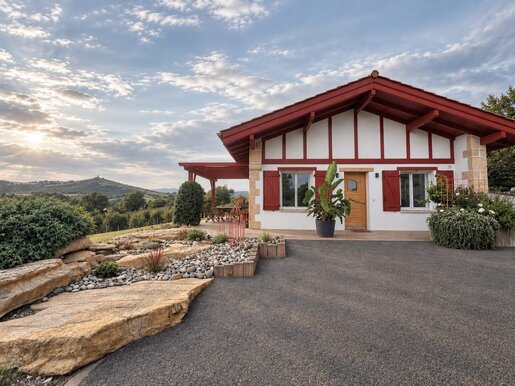 Maison 4 pièces 102 m² · à Irissarry · 102 m² · 420 000 €