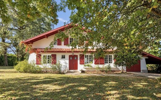 Maison 4 pièces 190 m² · à Larressore · 190 m² · 835 000 €