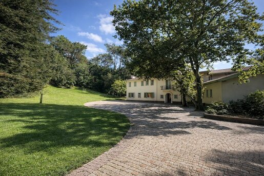 Maison 10 pièces 411 m² · à Boucau · 411 m² · 2 490 000 €