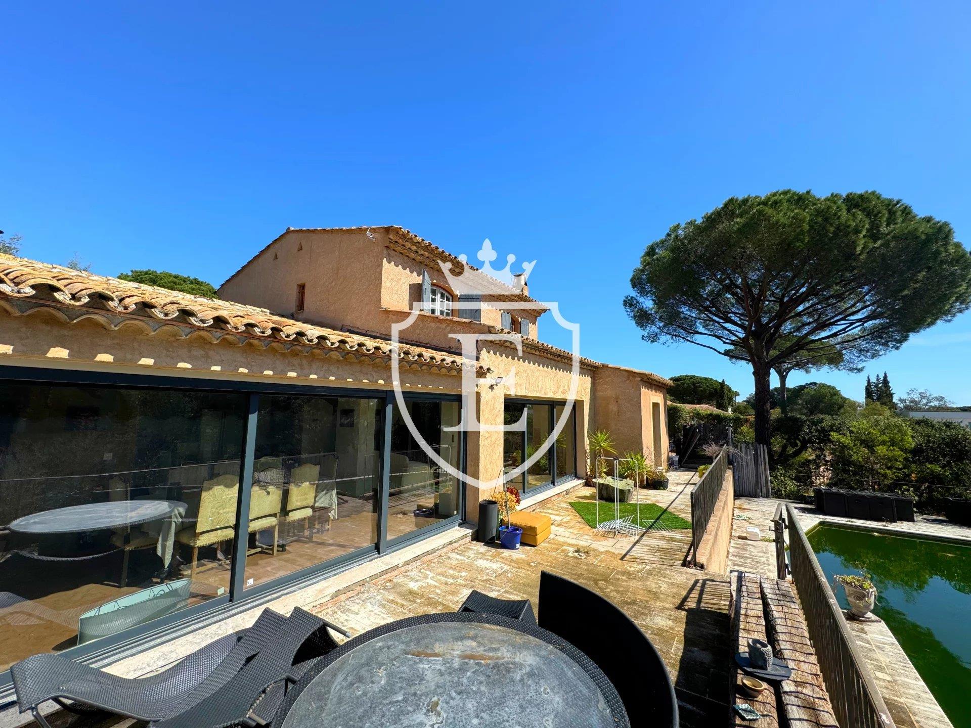 Maison à vendre, 275m², Grimaud