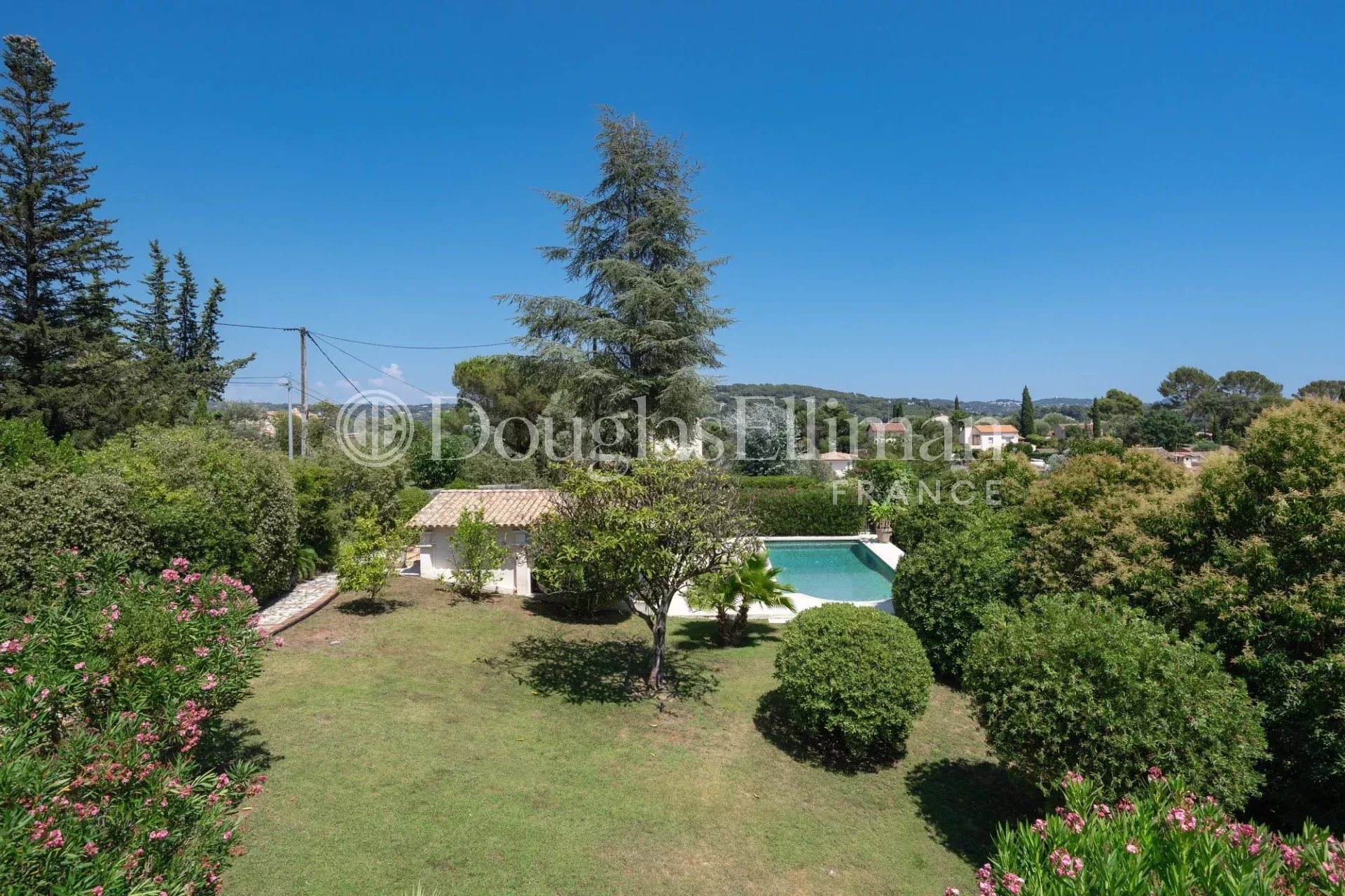 Maison à vendre, 258m², La Roquette-sur-Siagne