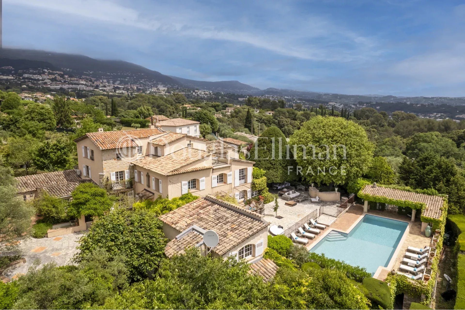Maison à vendre, 400m², Grasse