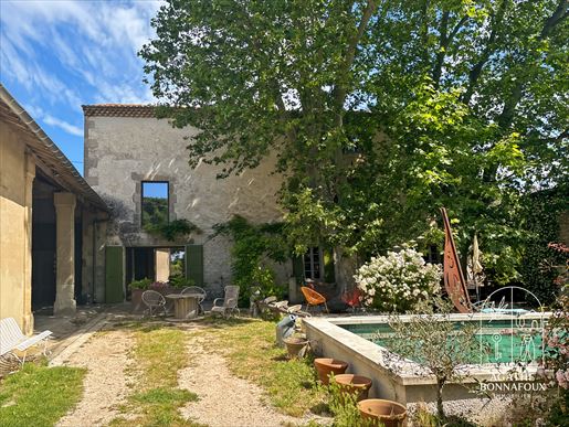 Maison 7 pièces 356 m² · à Tarascon · 356 m² · 1 070 000 €