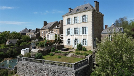 9 pièces 240 m² · à Ernée · 240 m² · 565 000 €