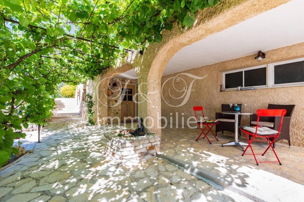 Purchase: House (84400)