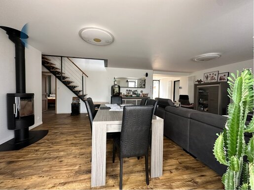 Maison 7 pièces 171 m² · à Saint-Martin-des-Tilleuls · 171 m² · 346 500 €
