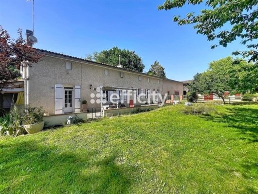 Maison 14 pièces 326 m² · à Bayas · 326 m² · 399 000 €