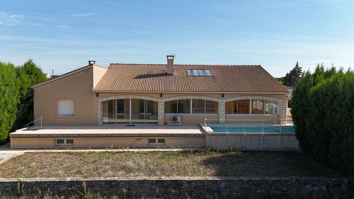 Maison 8 pièces 214 m² · à Laudun-l'Ardoise · 214 m² · 408 000 €