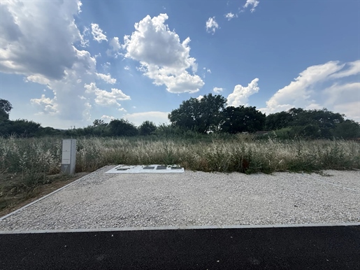 Terrain 614 m² · à Saint-Geniès-de-Comolas · 614 m² · 126 000 €