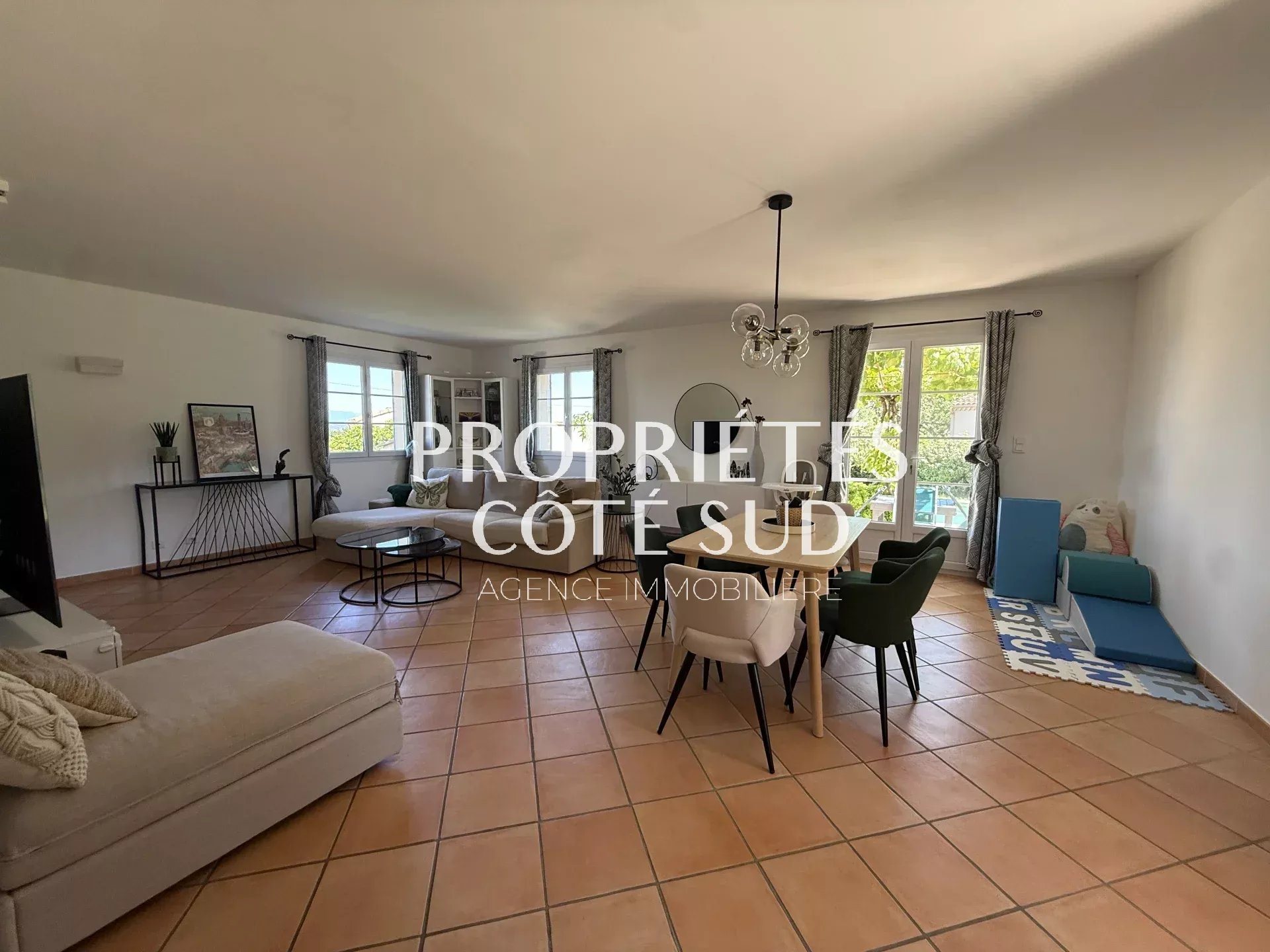 Maison à vendre, 137m², Tavel