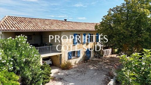 4 pièces 150 m² · à Saint-Victor-la-Coste · 150 m² · 420 000 €