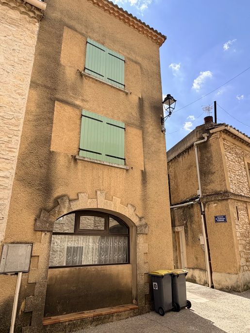 Maison 5 pièces 90 m² · à Lirac · 90 m² · 109 500 €