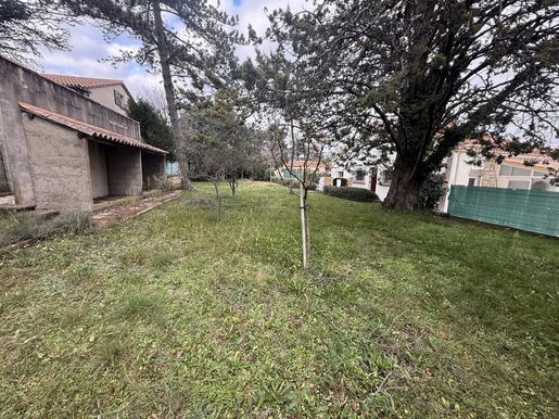 Terrain 473 m² · à Tavel · 85 000 €