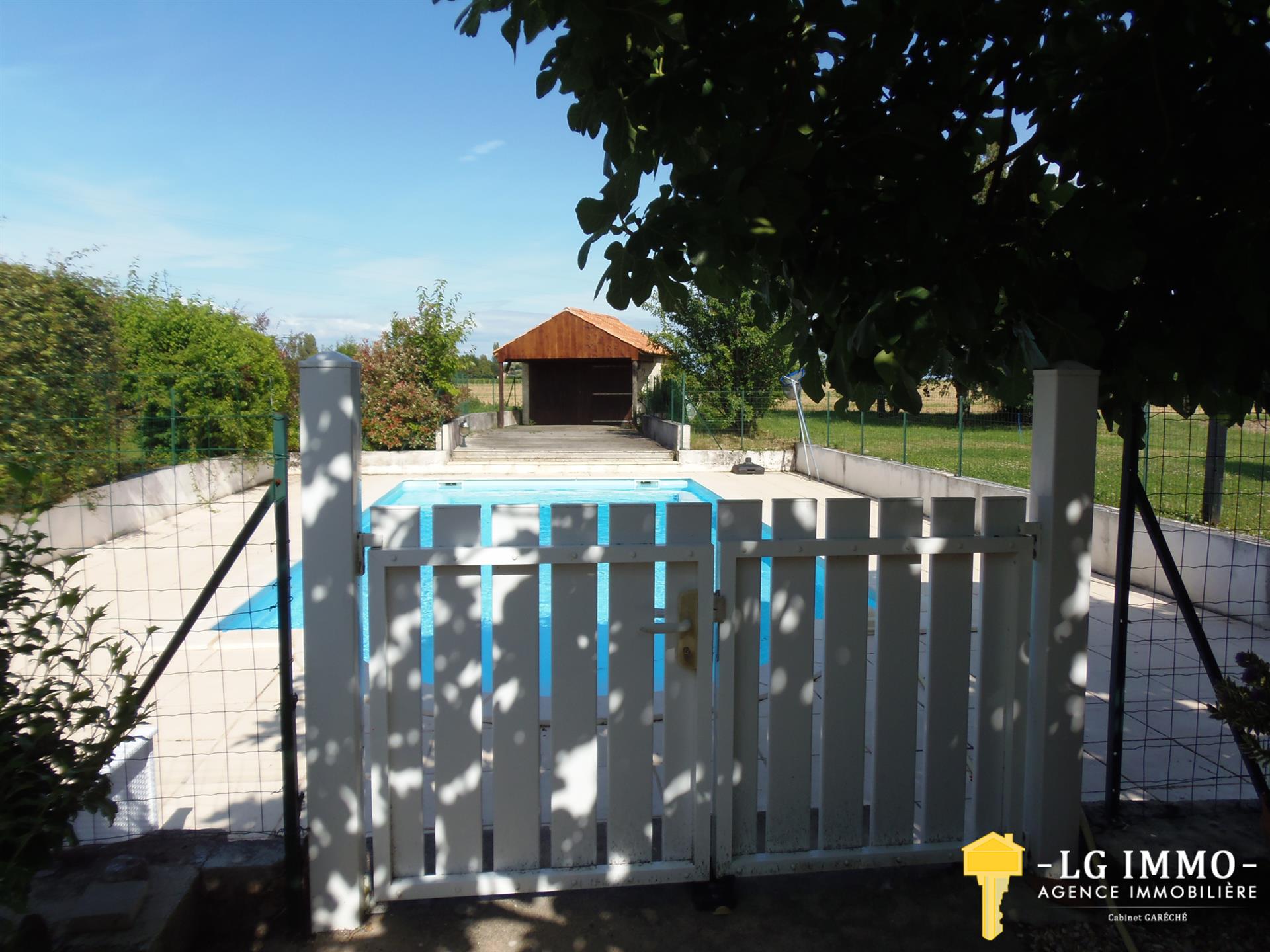 Maison à vendre, 139m², Mortagne-sur-Gironde