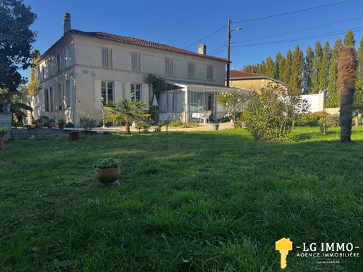 Maison 8 pièces 256 m² · à Mirambeau · 256 m² · 263 000 €