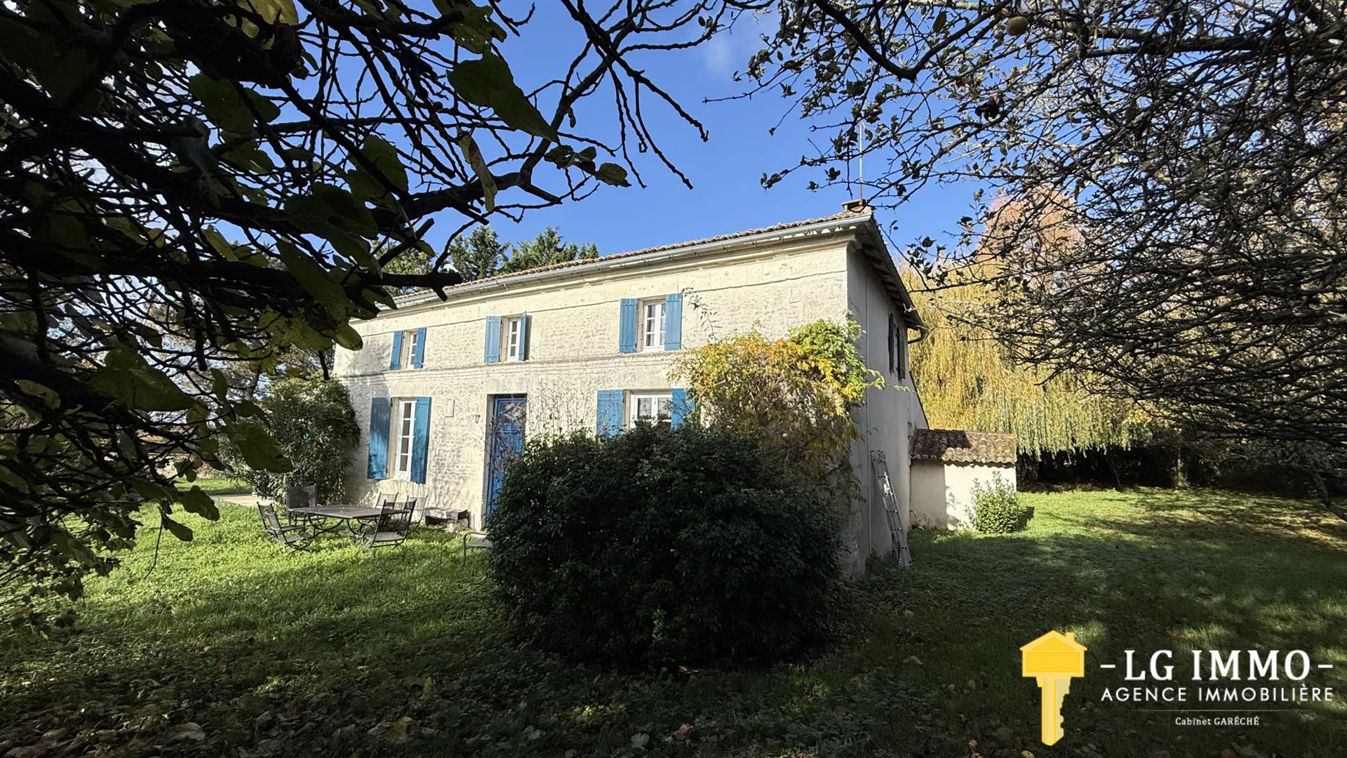 Maison à vendre, 200m², Mortagne-sur-Gironde