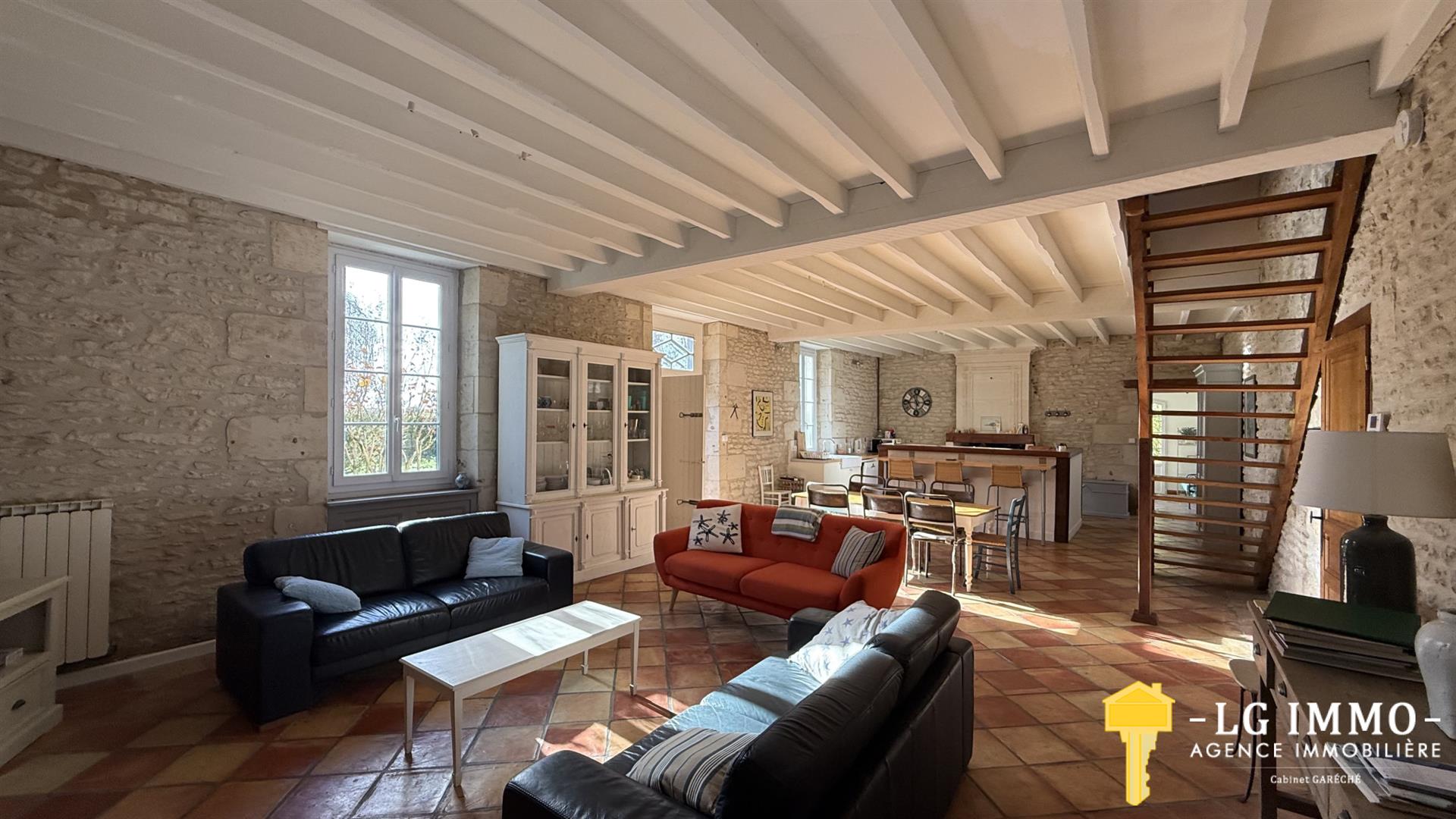 Maison à vendre, 200m², Mortagne-sur-Gironde