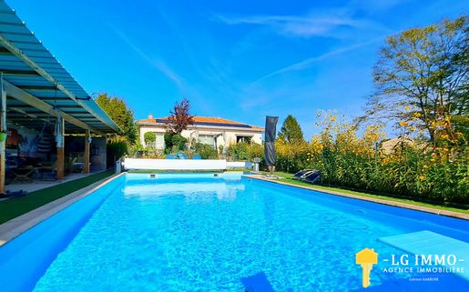 Maison 7 pièces 174 m² · à Pérignac · 174 m² · 298 000 €