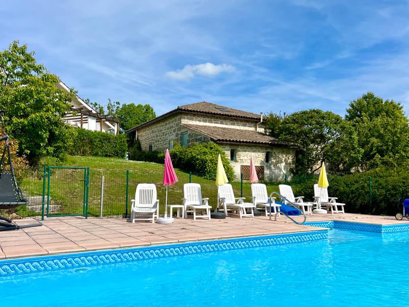 Maison 14 pièces 311 m² · à Monbahus · 311 m² · 445 000 €