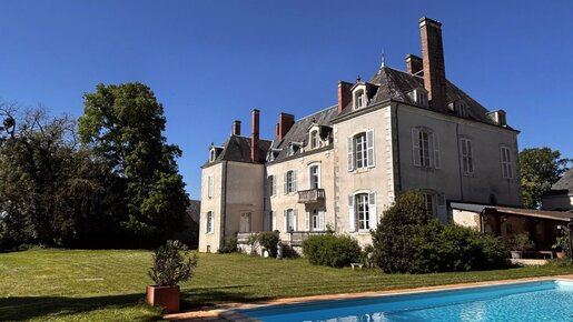 Maison 18 pièces 386 m² · à Neuvy-Pailloux · 386 m² · 822 000 €