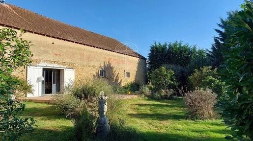 Maison 9 pièces 280 m² · à Montipouret · 280 m² · 284 661 €
