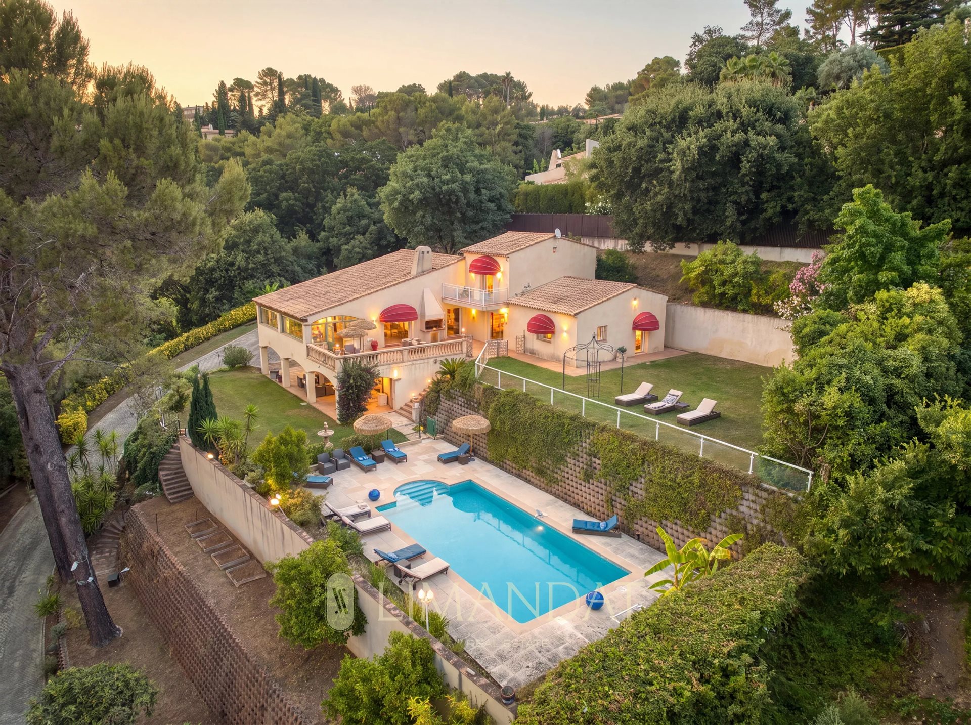 Maison à vendre, 369m², Mouans-Sartoux