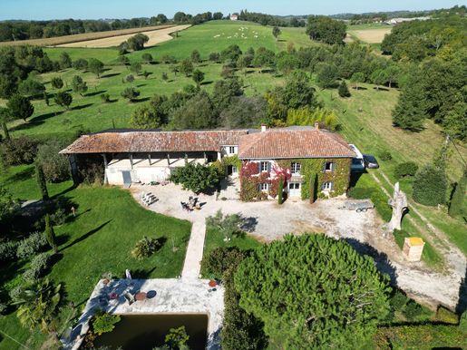 Maison 7 pièces 224 m² · à L'Isle-en-Dodon · 224 m² · 499 000 €