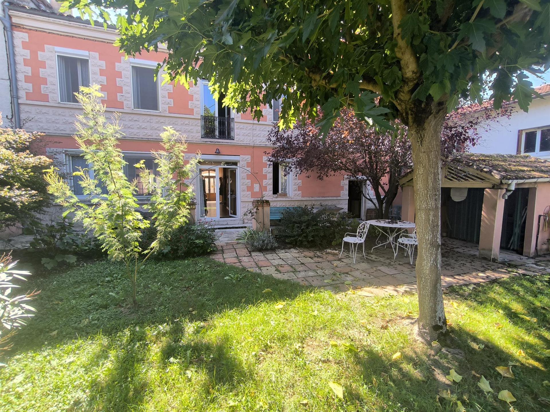 Maison à vendre, 218m², L'Isle-Jourdain