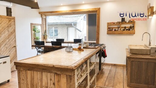 Maison 9 pièces 270 m² · à Dole · 270 m² · 334 000 €