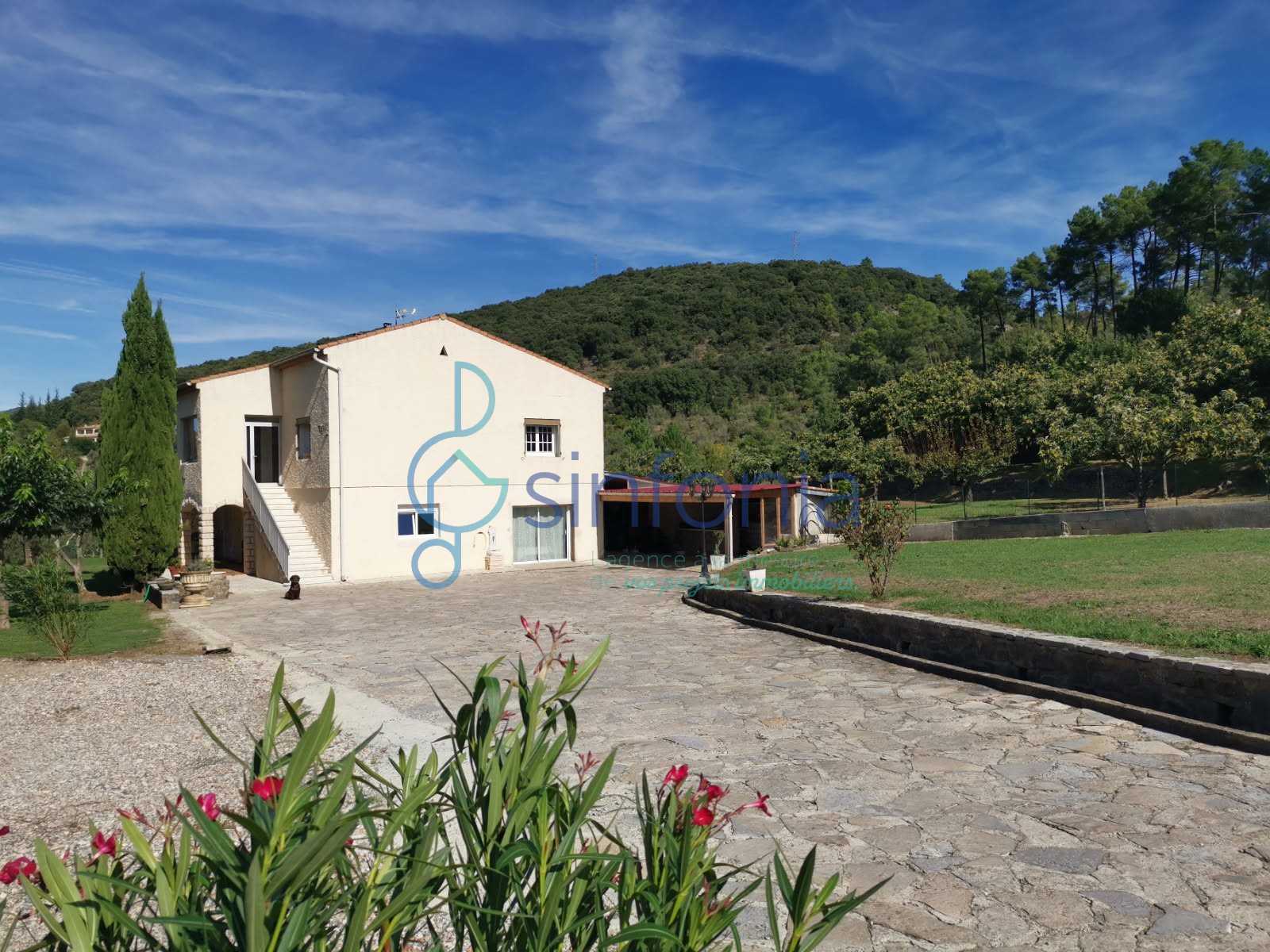 Maison à vendre, 213m², Saint-Florent-sur-Auzonnet