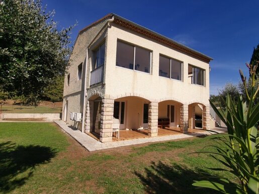 Maison 11 pièces 213 m² · à Saint-Florent-sur-Auzonnet · 213 m² · 320 000 €