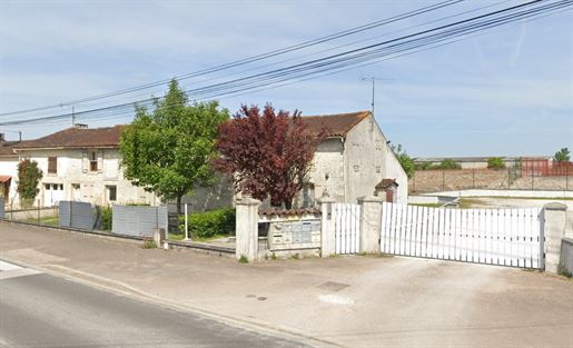 Immeuble 20 pièces 370 m² · à Châteaubernard · 370 m² · 467 200 €