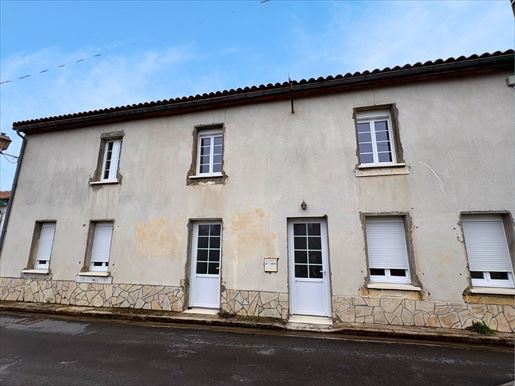 4 pièces 128 m² · à Boutiers-Saint-Trojan · 128 m² · 86 400 €
