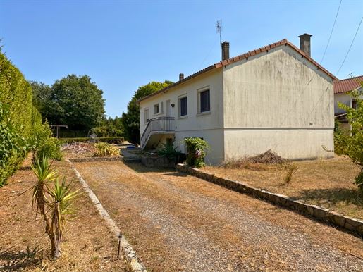 Maison 5 pièces 96 m² · à Louzac-Saint-André · 96 m² · 212 000 €