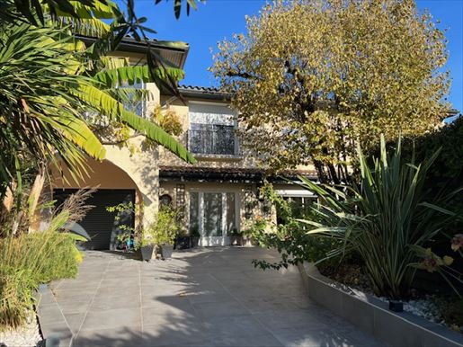 Maison 6 pièces 232 m² · à Cognac · 232 m² · 728 000 €