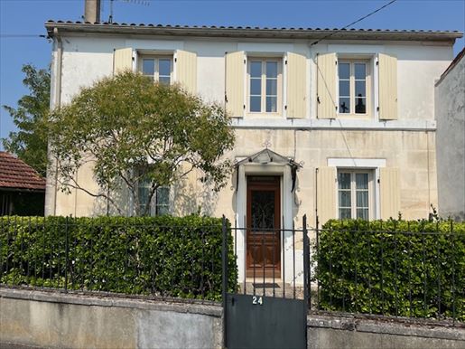 Maison 6 pièces 144 m² · à Cognac · 144 m² · 243 800 €