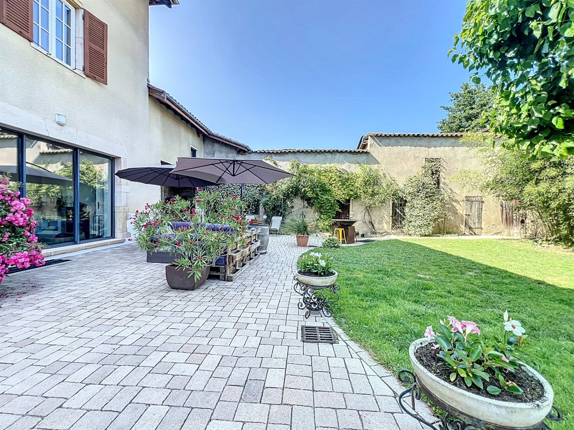 Maison à vendre, 278m², Jassans-Riottier