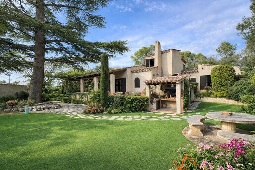 Maison 5 pièces 200 m² · à Nîmes · 200 m² · 675 000 €