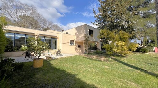 Maison 4 pièces 200 m² · à Nîmes · 200 m² · 708 000 €
