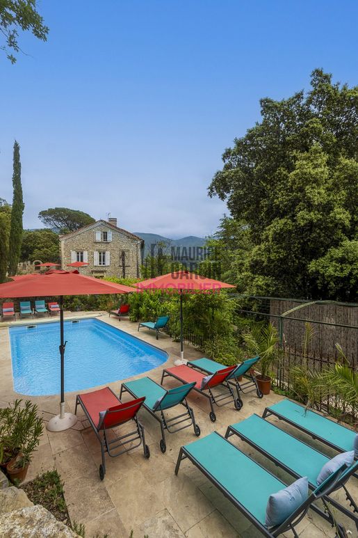 Maison 14 pièces 330 m² · à Nyons · 330 m² · 945 000 €