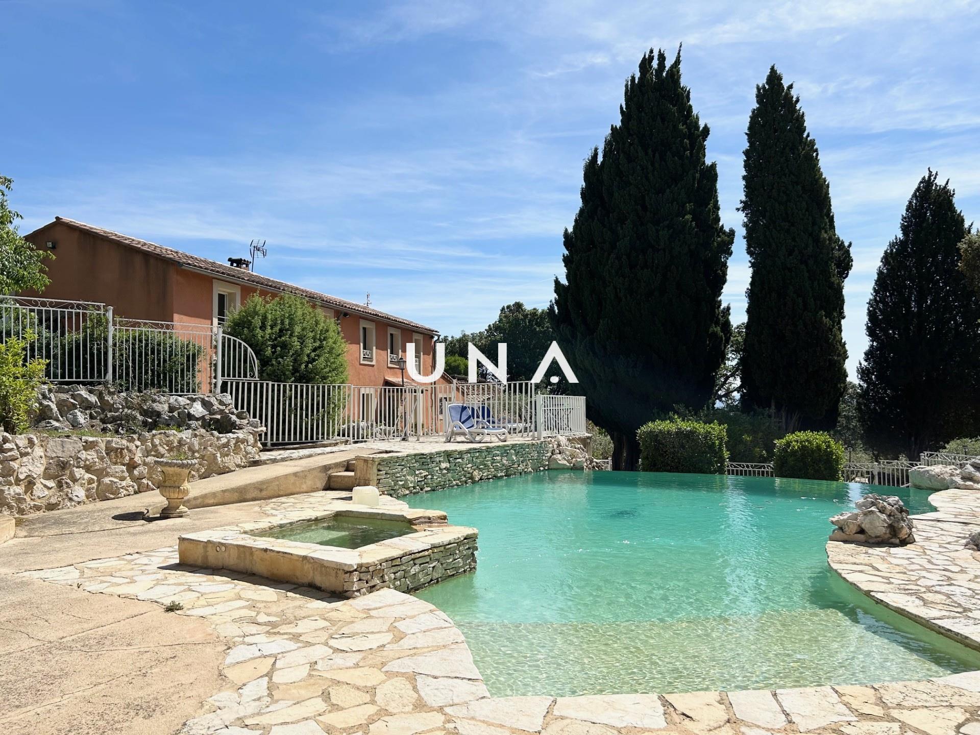 Maison à vendre, 370m², Rochefort-du-Gard