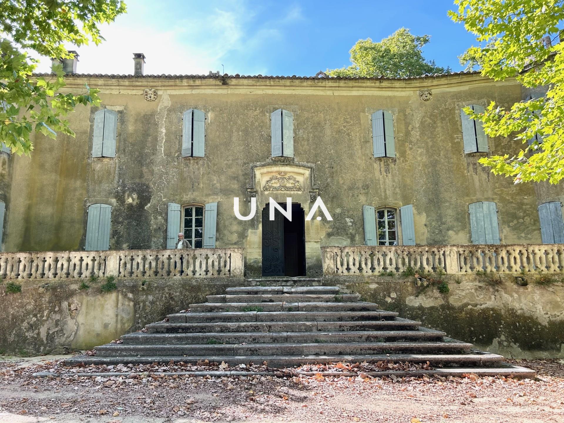 Maison à vendre, 1836m², Uzès